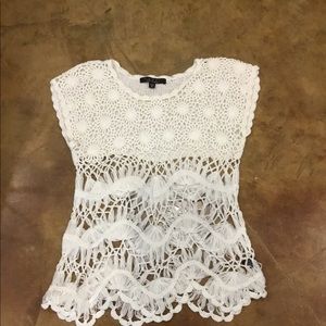 M white crochet top